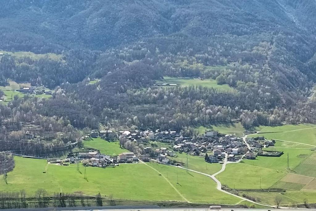 Appartamento Di Montagna Lo Grop Chambave Exterior foto